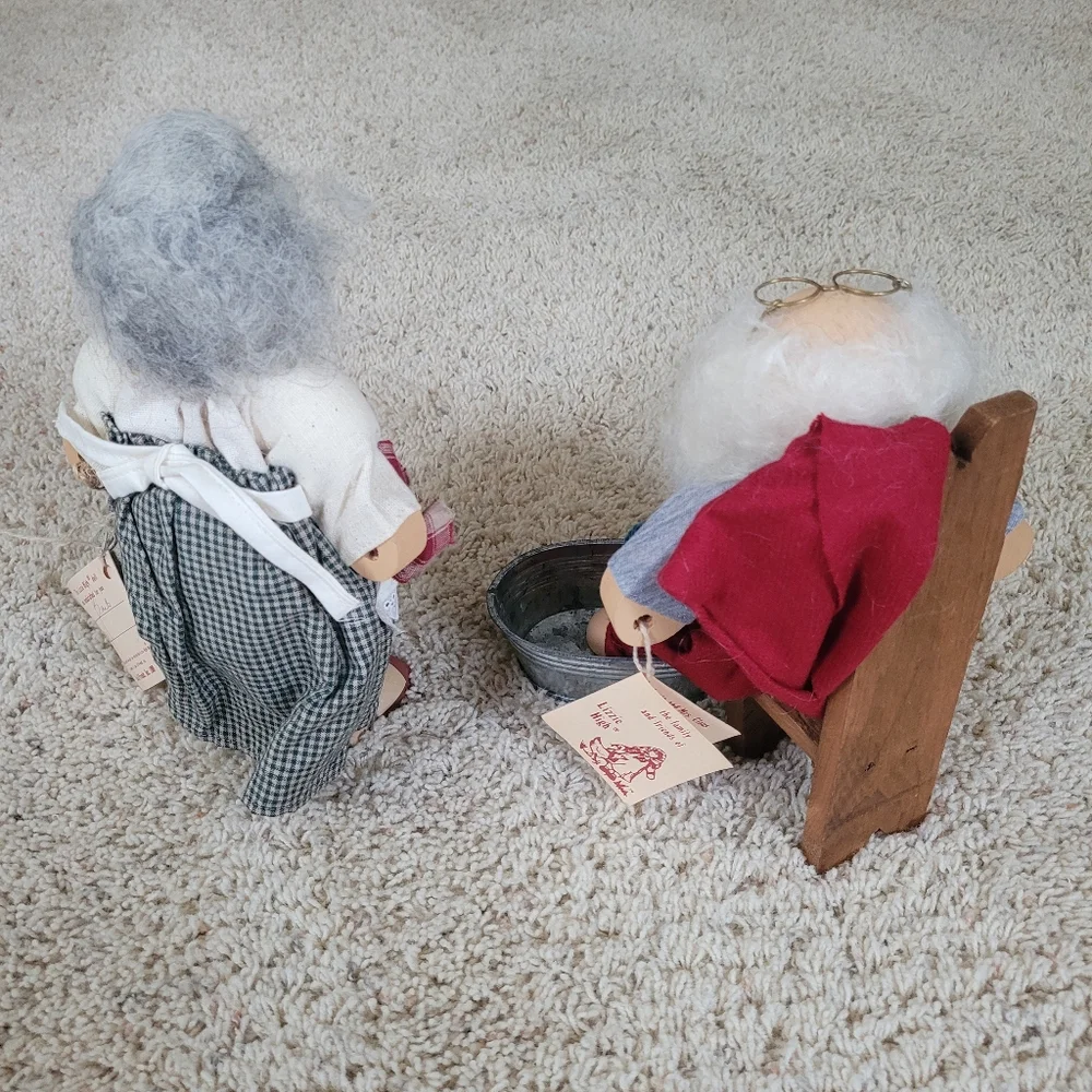 Lizzie High Vintage Collectible Wooden Santa & Mrs. Clause Christmas Decoration